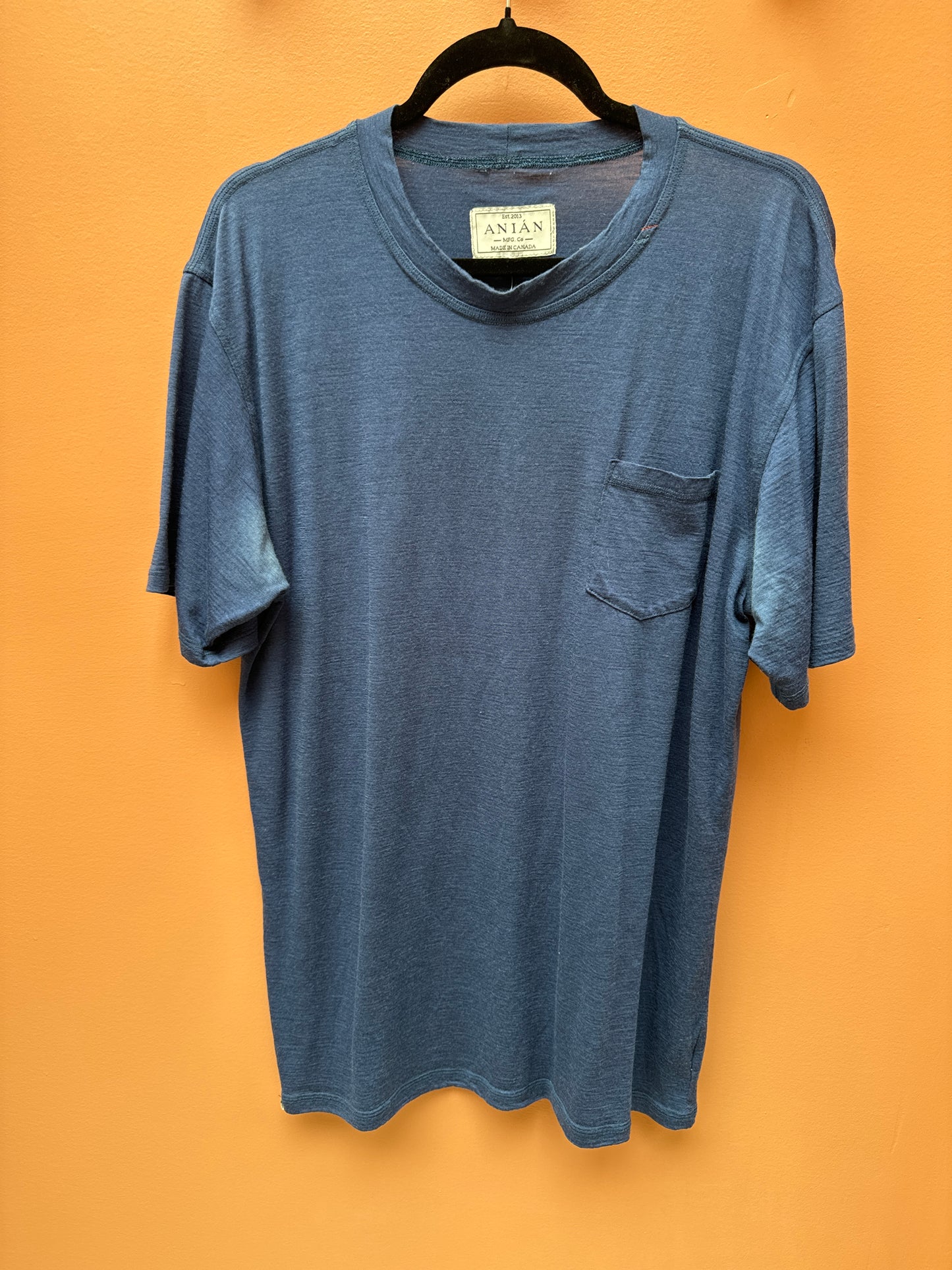 Anian Tee