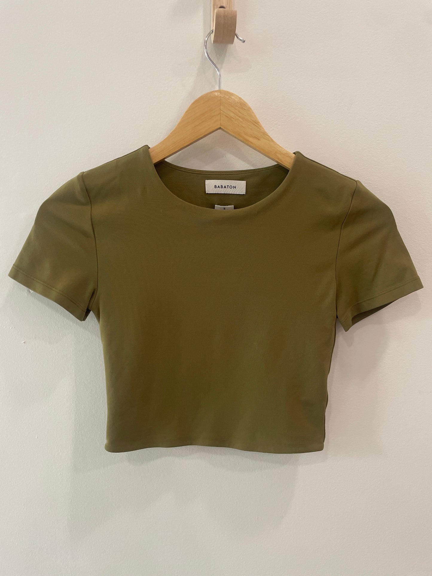 Babaton Sculpt Crop Tee