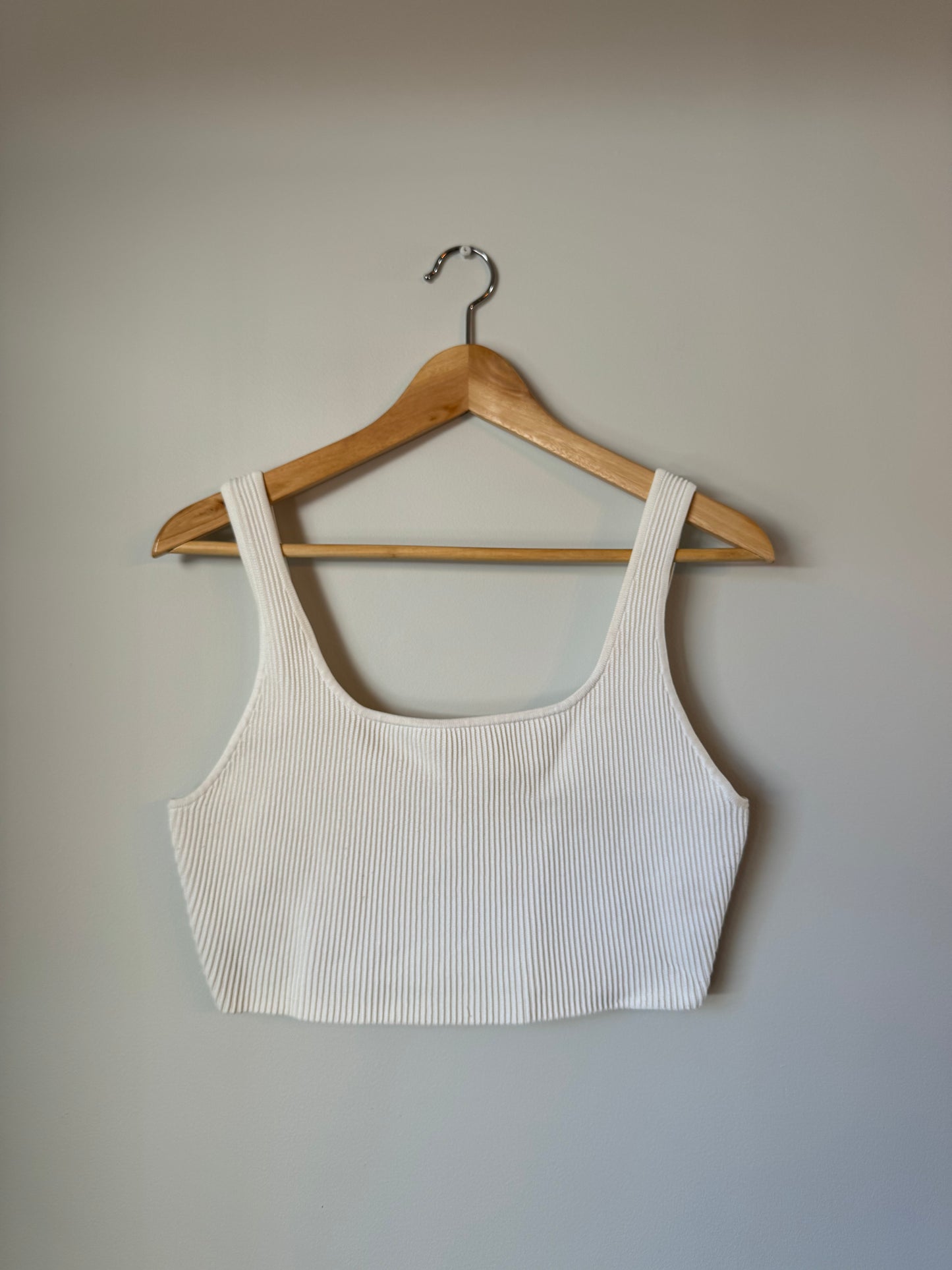 Babaton Ribbed Crop Top